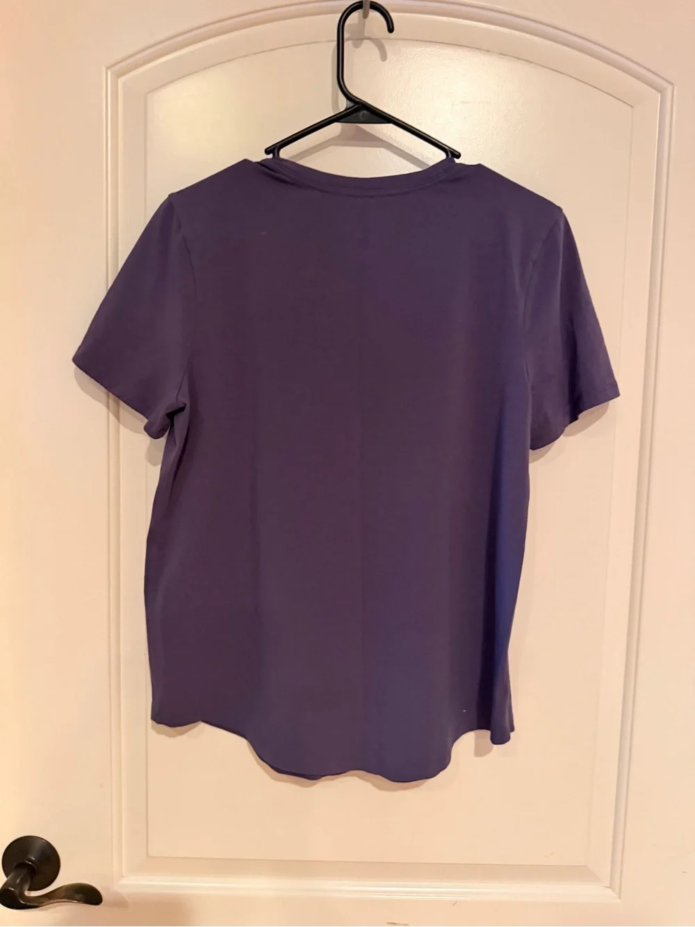 Lululemon Classic Crewneck T-Shirt in Deep Purple size 8 Like New